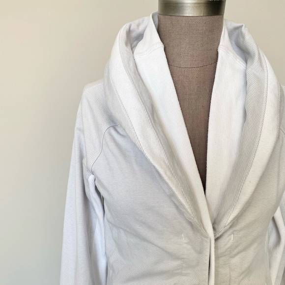 Lululemon to class jacket Size 6 Grey - Picture 3 of 11